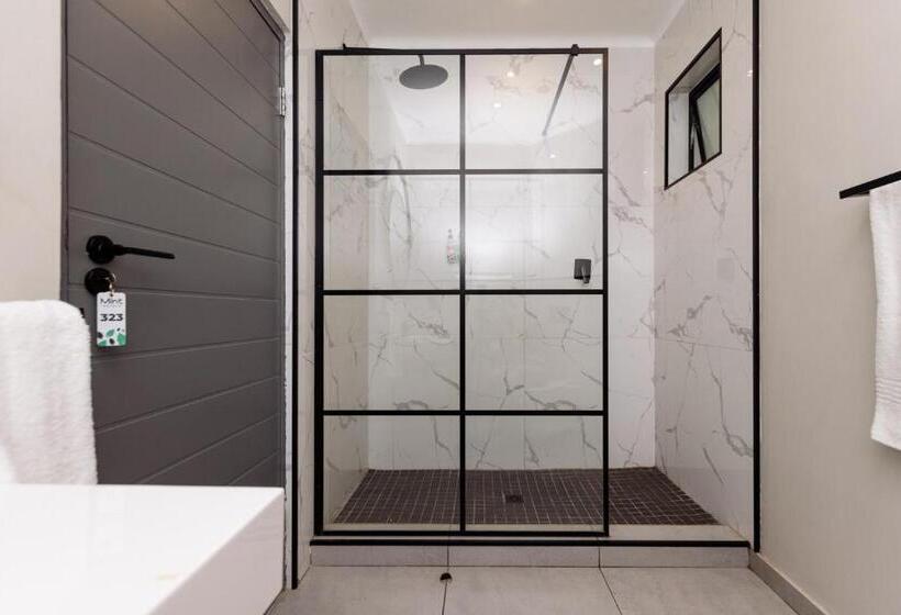 Люкс Deluxe Кровать Кинг, Mint Hotel 84 On Katherine