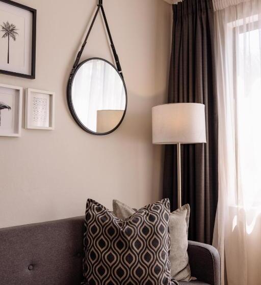 Люкс Executive Кровать Кинг, Mint Hotel 84 On Katherine