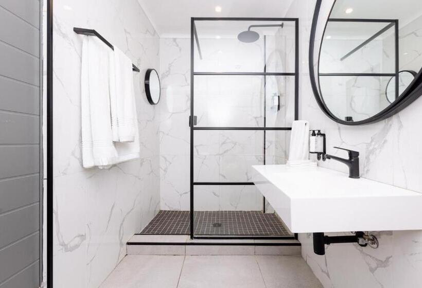 Люкс 2 Спальни, Mint Hotel 84 On Katherine