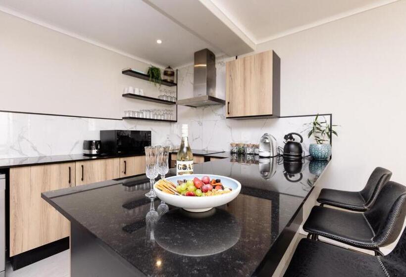 Люкс 2 Спальни, Mint Hotel 84 On Katherine