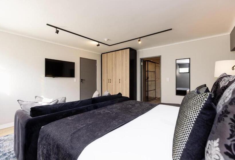 Люкс 2 Спальни, Mint Hotel 84 On Katherine