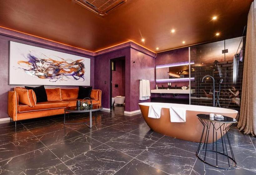 Люкс с Балконом, Mint Hotel 84 On Katherine