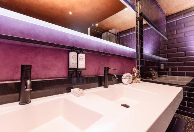 Люкс с Балконом, Mint Hotel 84 On Katherine