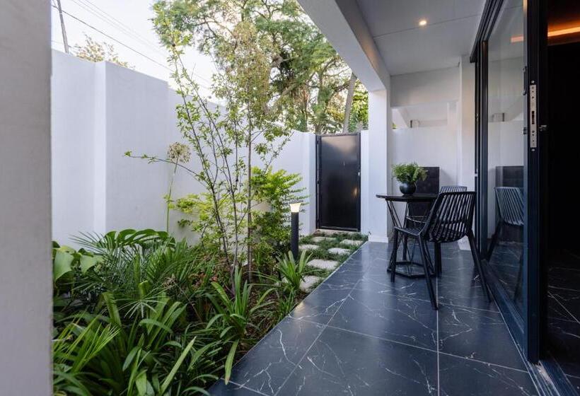 Люкс с Балконом, Mint Hotel 84 On Katherine