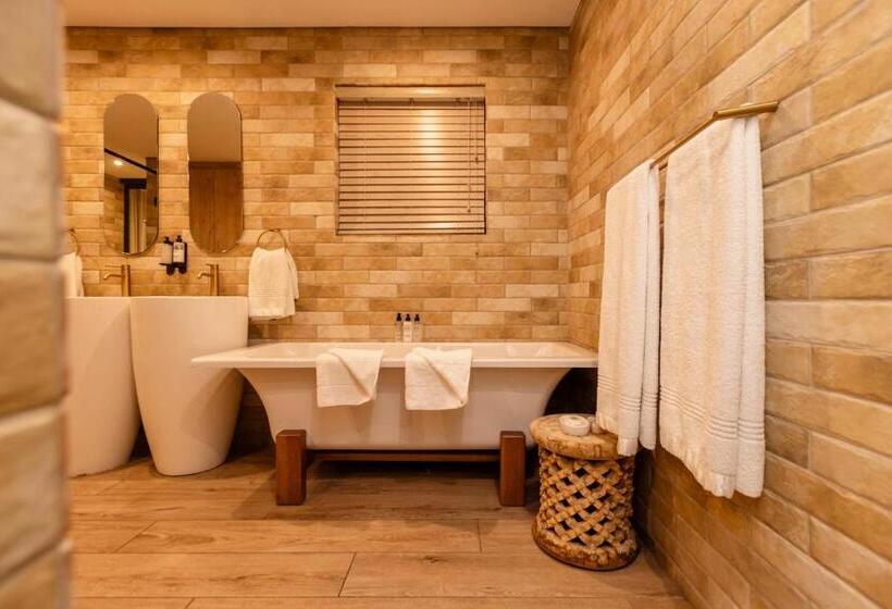 Standard Tent, Mint Hotel 84 On Katherine