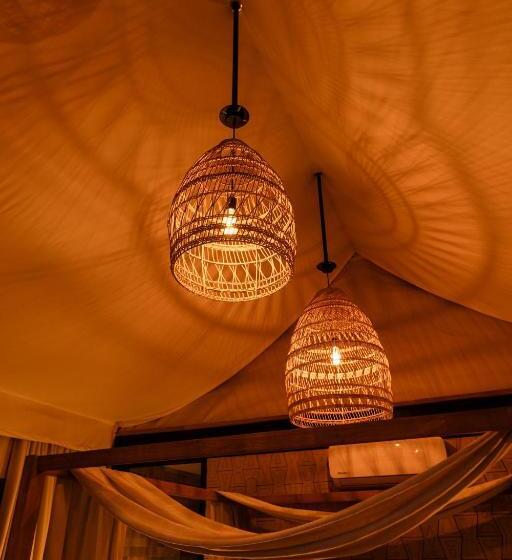 Standard Tent, Mint Hotel 84 On Katherine