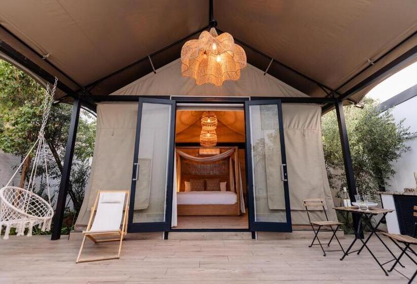 Standard Tent, Mint Hotel 84 On Katherine