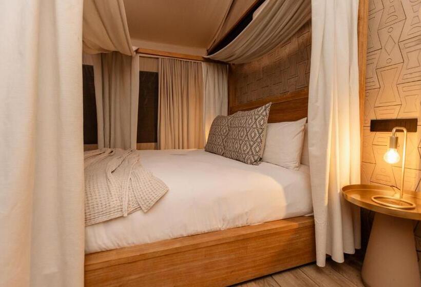 Standard Tent, Mint Hotel 84 On Katherine