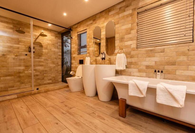 Standard Tent, Mint Hotel 84 On Katherine