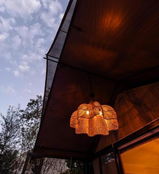 Standard Tent, Mint Hotel 84 On Katherine