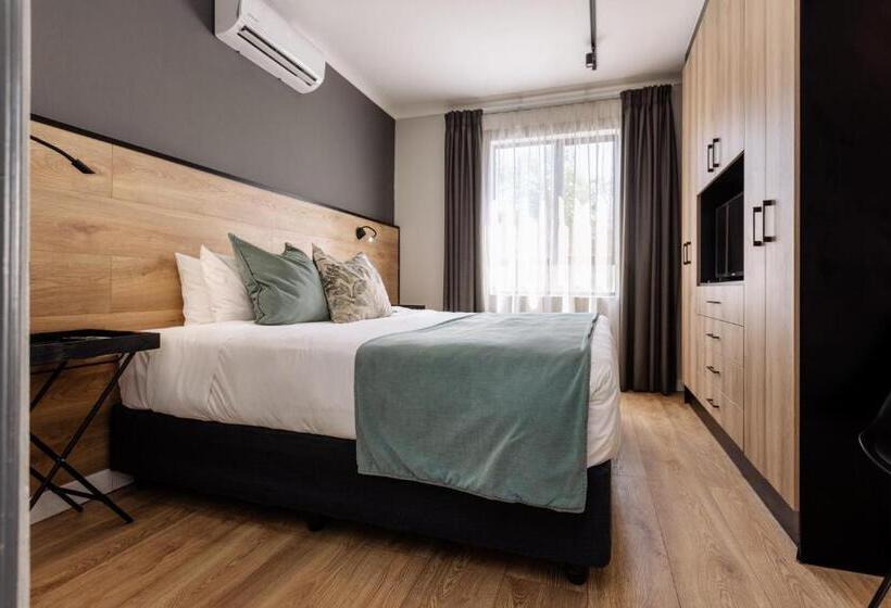 Студия Стандарт, Mint Hotel 84 On Katherine