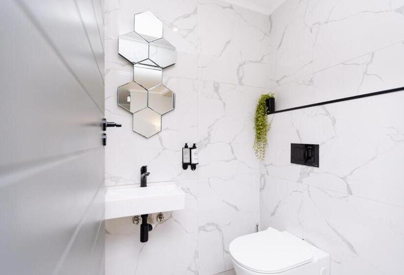 Люкс 2 Спальни, Mint Hotel 84 On Katherine