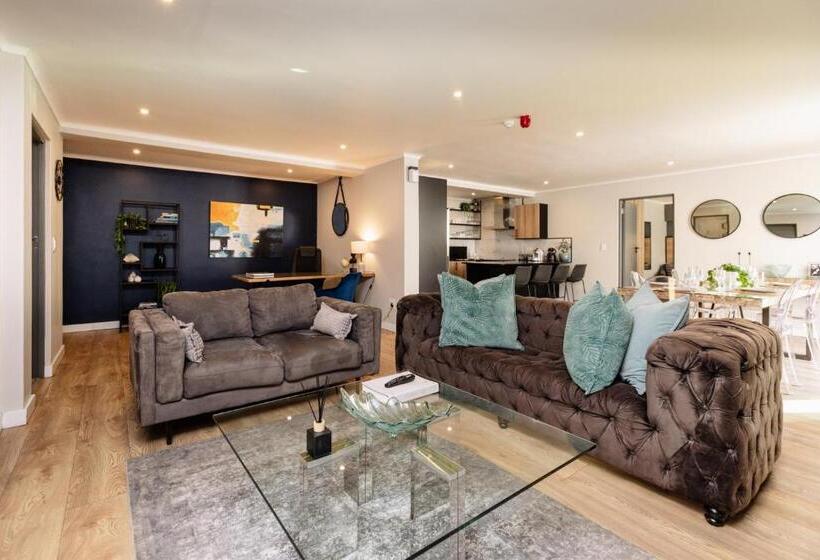 Люкс 2 Спальни, Mint Hotel 84 On Katherine