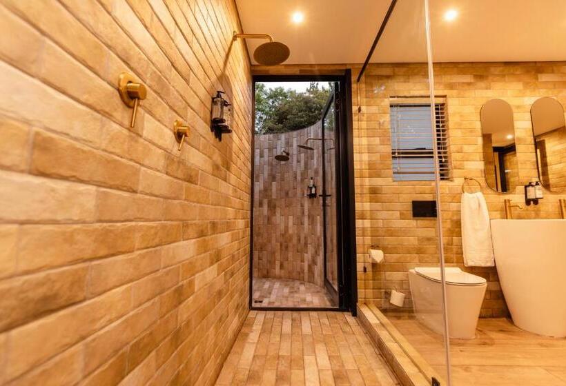 Standard Tent, Mint Hotel 84 On Katherine