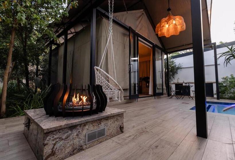 Standard Tent, Mint Hotel 84 On Katherine