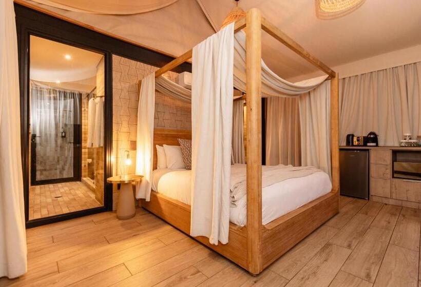 Standard Tent, Mint Hotel 84 On Katherine