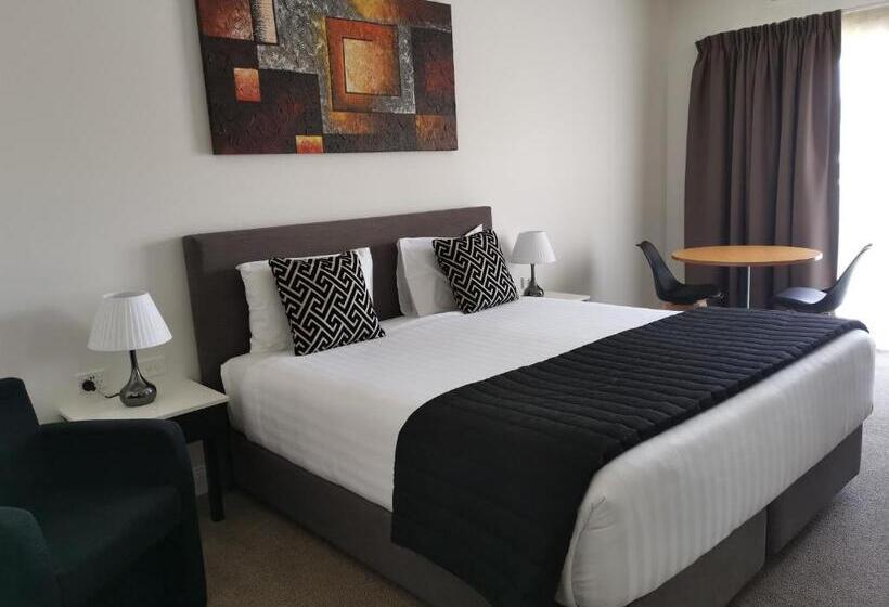 חדר דחוקס עם מיטת קינג, The Abbey Motel Goulburn