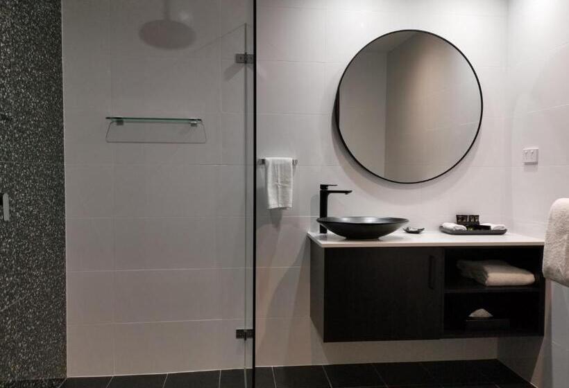 חדר דחוקס עם מיטת קינג, The Abbey Motel Goulburn