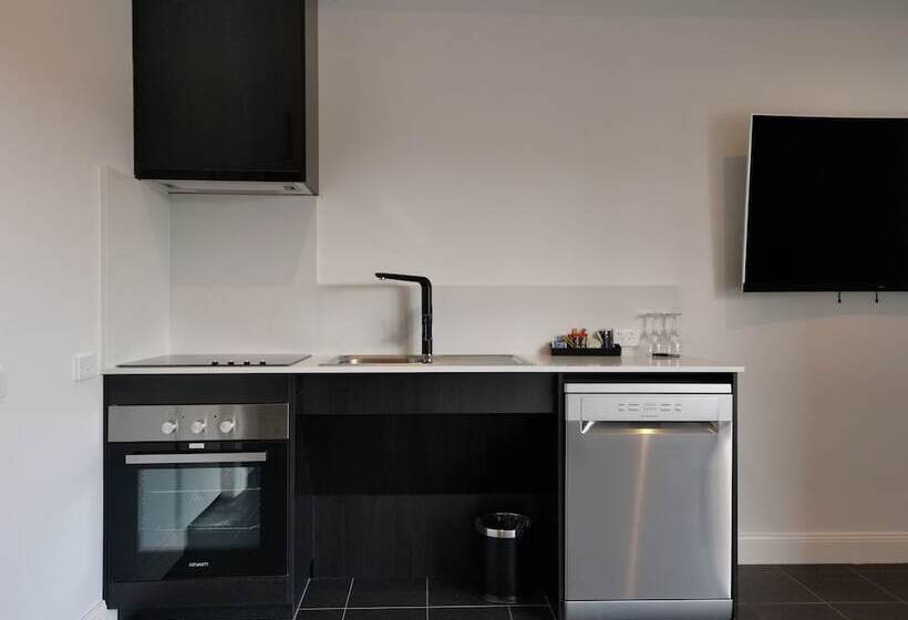 סטודיו דלוקס, The Abbey Motel Goulburn