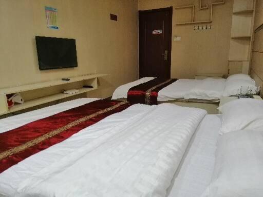 Четырехместный номер эконом класса с общей ванной комнатой, Dingxi Beifeng Business