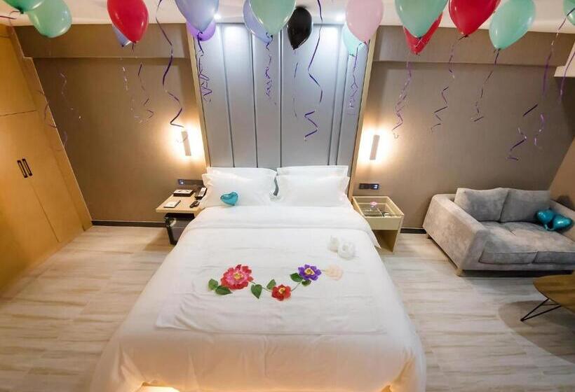 غرفة إدارية سرير كينج, Lavande Hotel Urumqi High Speed Railway Wanda Plaza