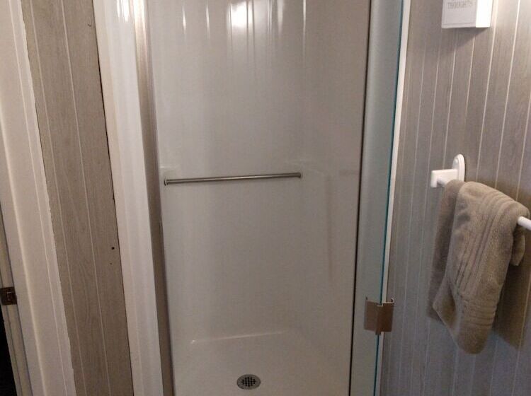 标准三人间共用浴室, Splendor Inn Bed & Breakfast