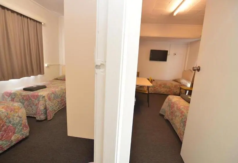 ファミリールーム, Billabong Motel