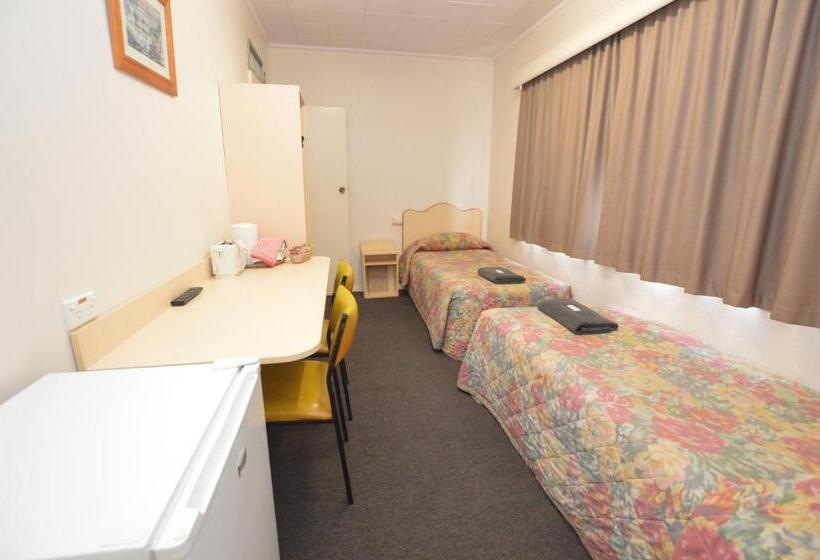 Семейный Номер, Billabong Motel