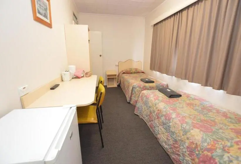 ファミリールーム, Billabong Motel