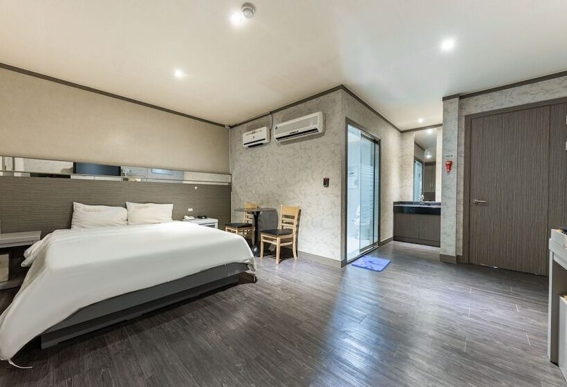 Habitació Estàndard, Asan Carnegie