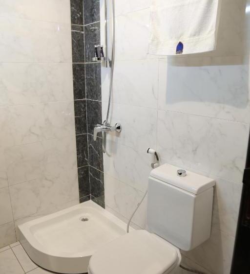 חדר סטודיו סטנדרד, Lamar Al Bawadi