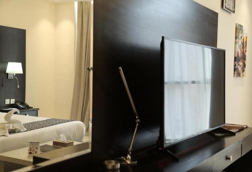 חדר סטודיו סטנדרד, Lamar Al Bawadi