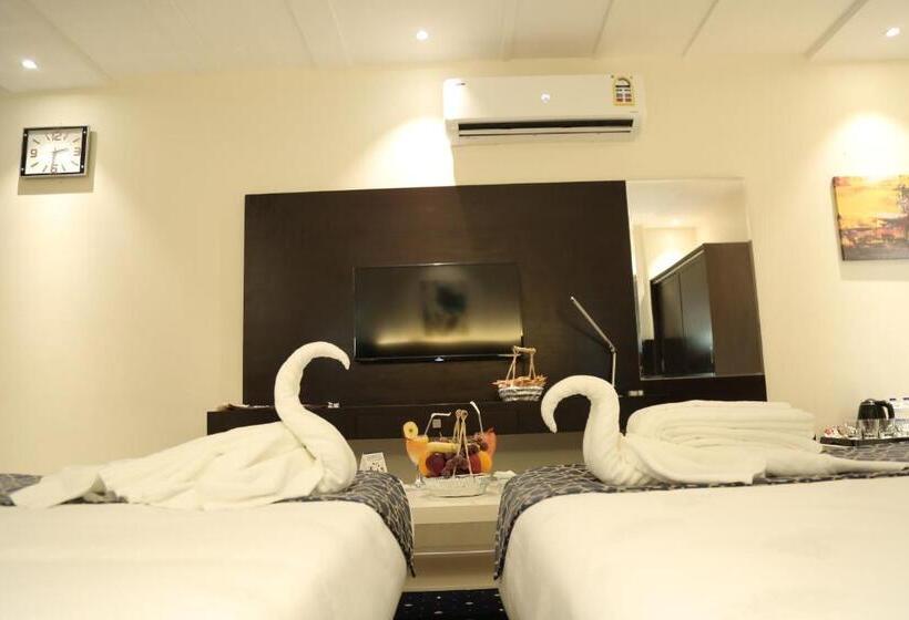 חדר סטודיו סטנדרד, Lamar Al Bawadi