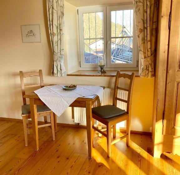 1 Bedroom Apartment Lake View, Landhaus Sternen