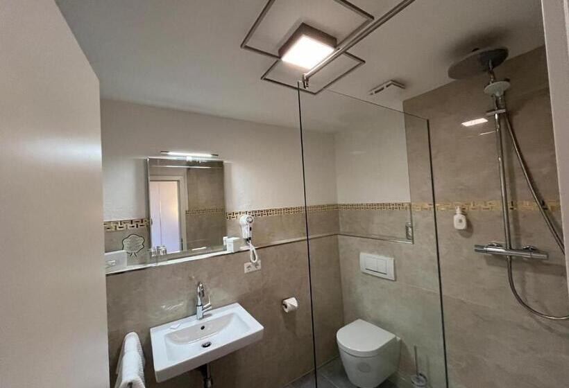 غرفة قياسية مطلّة علي البحر مزوَّدة بشُرفة, Landhaus Sternen