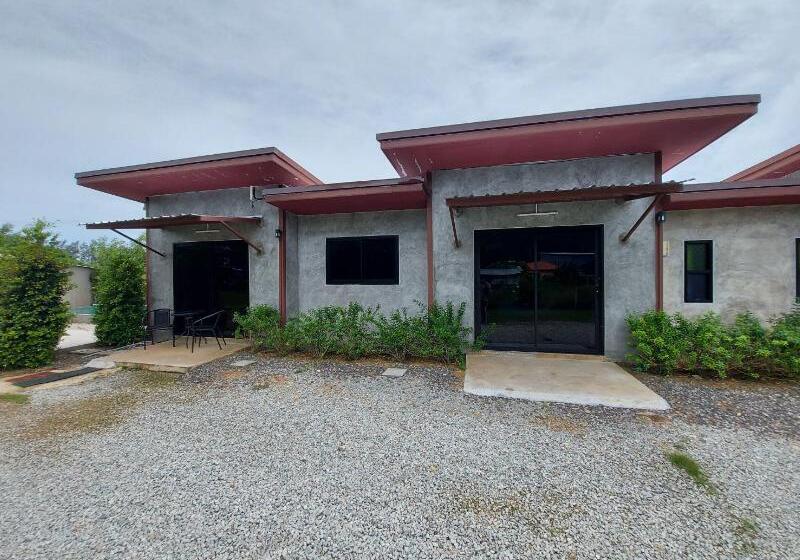 בית, 2 חדרי שינה, Malinee Resort