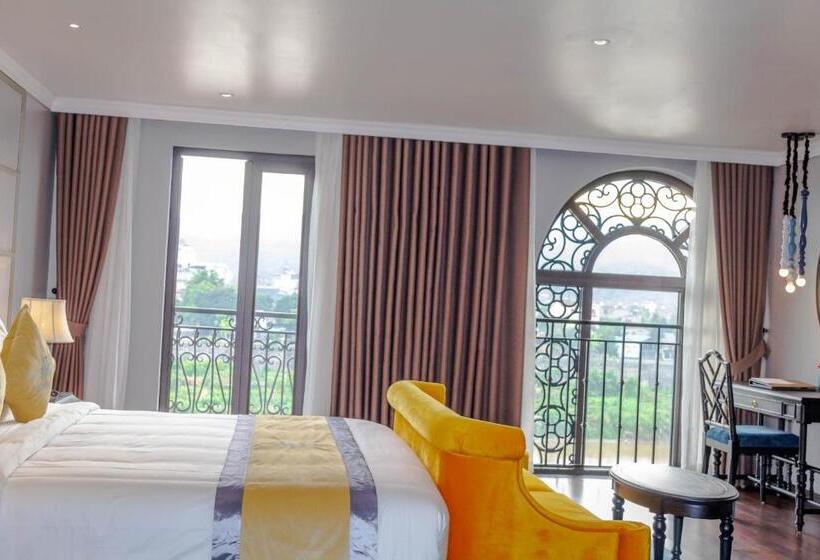 اتاق استاندارد با تخت بزرگ, Michi S Hotel Lao Cai