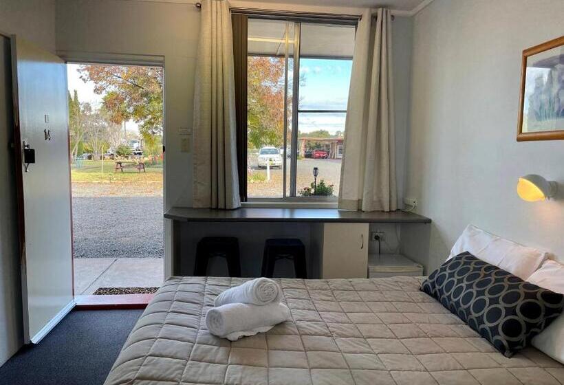 Номер Стандарт, Quirindi Sunflower Motor Inn