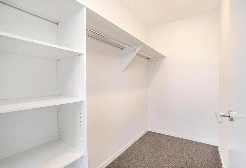 2 Bedrooms Apartment River View, Peninsular Gold Coast