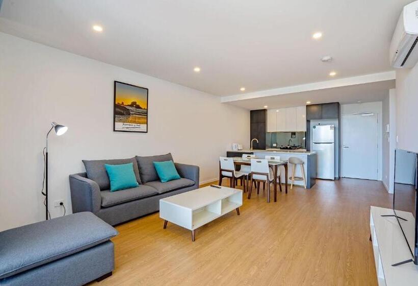 1 Bedroom Apartment River View, Peninsular Gold Coast