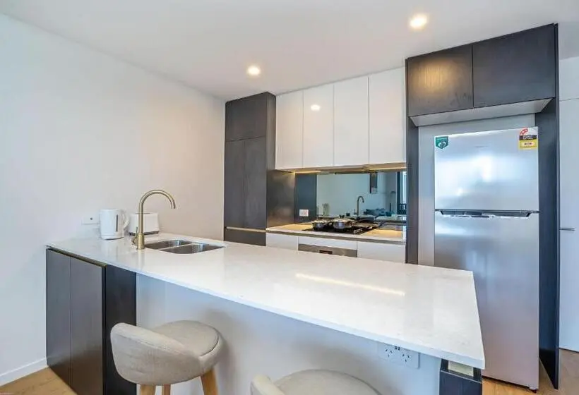1 Bedroom Apartment River View, Peninsular Gold Coast