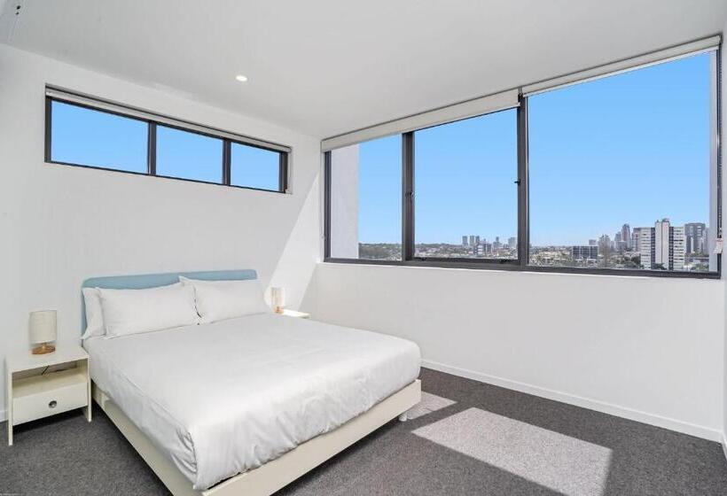 1 Bedroom Apartment River View, Peninsular Gold Coast