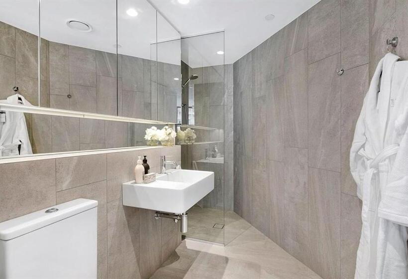 جناح إدارى مطل على البحر, Vue Broadbeach   Official