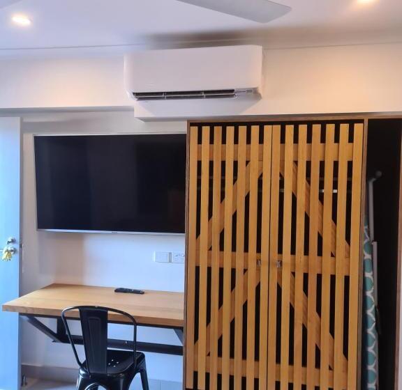 اتاق لوکس, Safari Lodge Motel