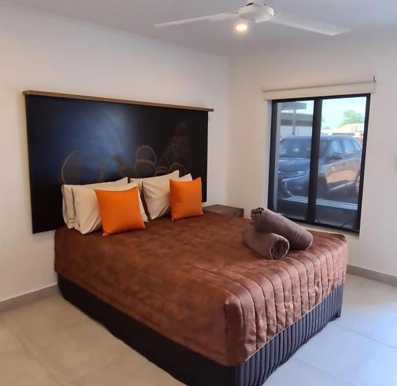 اتاق لوکس, Safari Lodge Motel