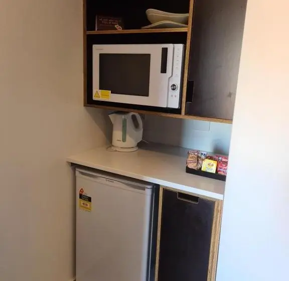 اتاق لوکس, Safari Lodge Motel