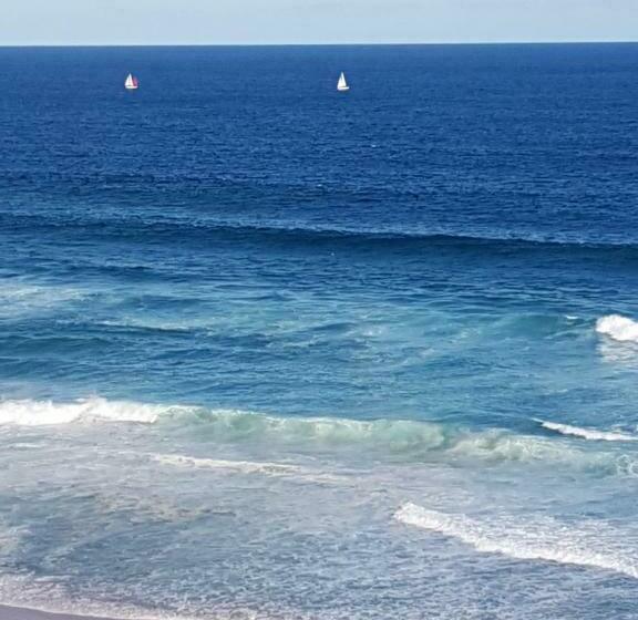 带1个卧室的带海景的公寓, Arena Luxury Beachfront Apartment