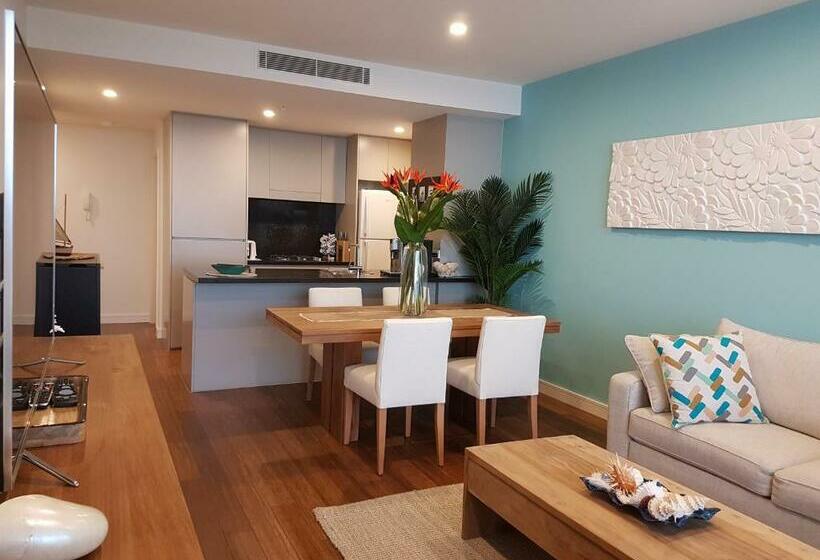 带1个卧室的带海景的公寓, Arena Luxury Beachfront Apartment