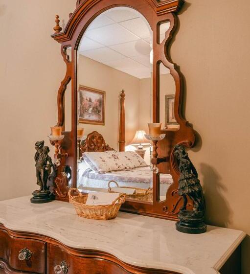 غرفة قياسية, The Wolf Manor