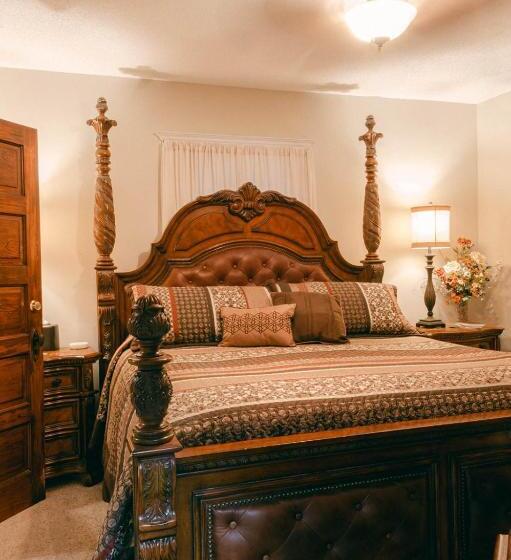 غرفة قياسية سرير كينج, The Wolf Manor